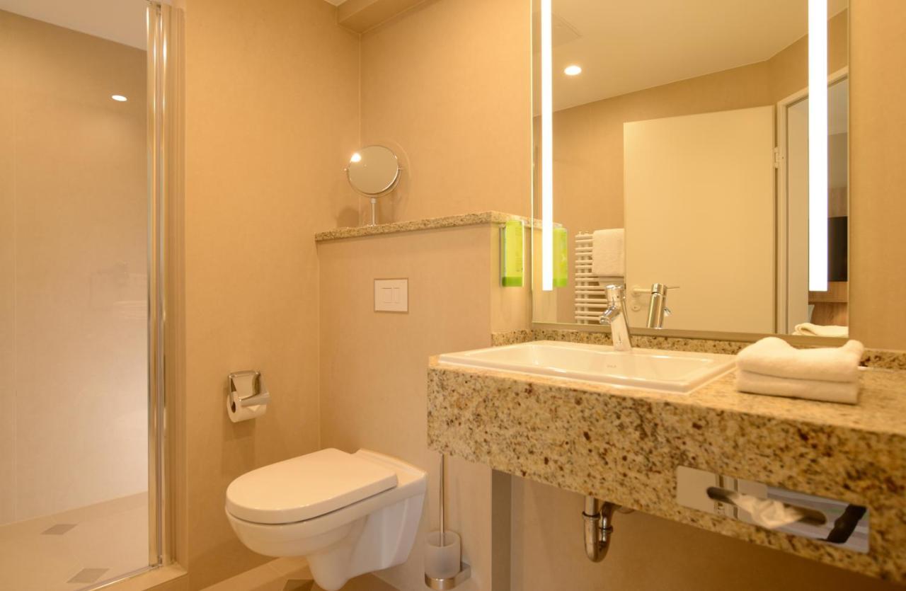 ท็อป คันทรีไลน์ เซโฮเทล กรอสเฮอร์ซอก ฟอน เมคเลนบวร์ค บอลเทนฮาเกิน Hotel บอลเทินฮาเกิน ภายนอก รูปภาพ