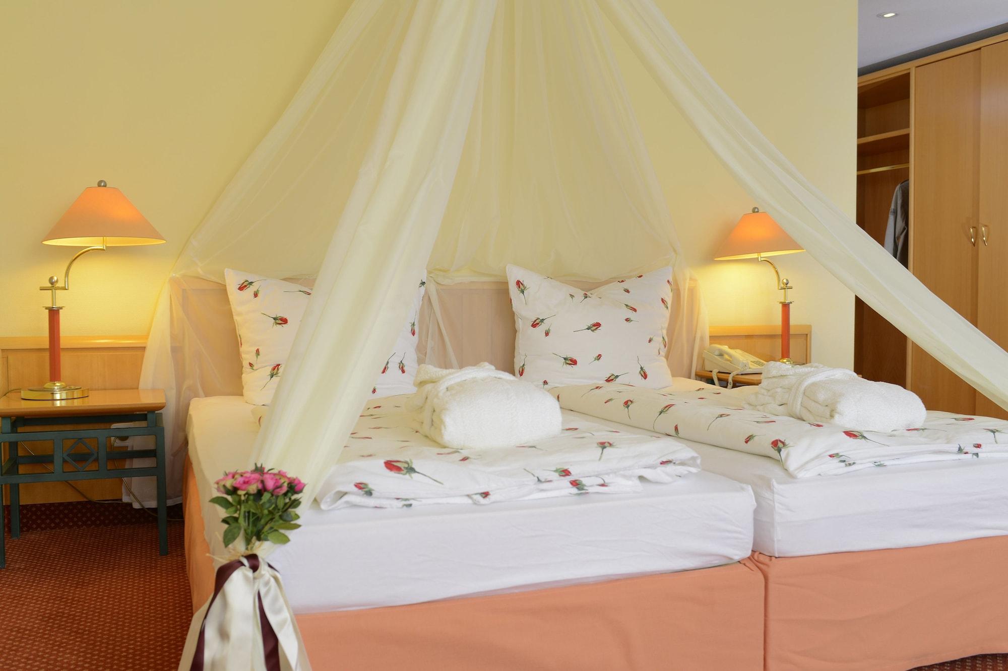 ท็อป คันทรีไลน์ เซโฮเทล กรอสเฮอร์ซอก ฟอน เมคเลนบวร์ค บอลเทนฮาเกิน Hotel บอลเทินฮาเกิน ภายนอก รูปภาพ
